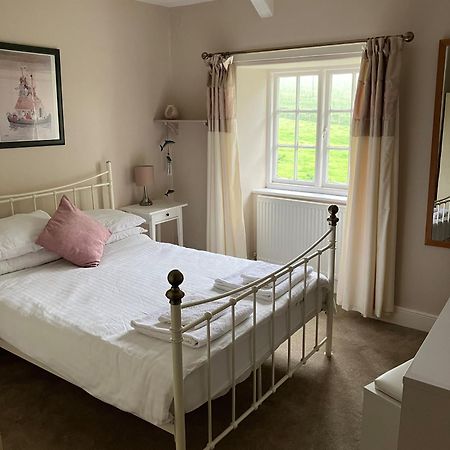 Farmer Bob'S Farmhouse Barnstaple Exterior foto